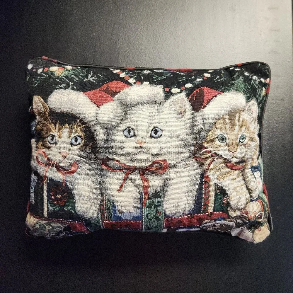 Needlepoint‎ Tapestry Christmas Throw Pillow Cats Kitten Presents W/Bows on Back